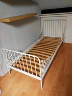 Minnen meegroeibed wit(IKEA) met gratis wandplank roze.., 70 tot 85 cm, Ophalen of Verzenden, Zo goed als nieuw, Lattenbodem