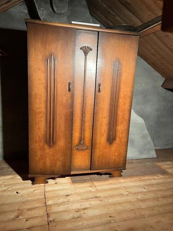 antieke kast  beschikbaar voor biedingen