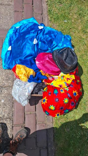 Diverse verkleedkleding  beschikbaar voor biedingen
