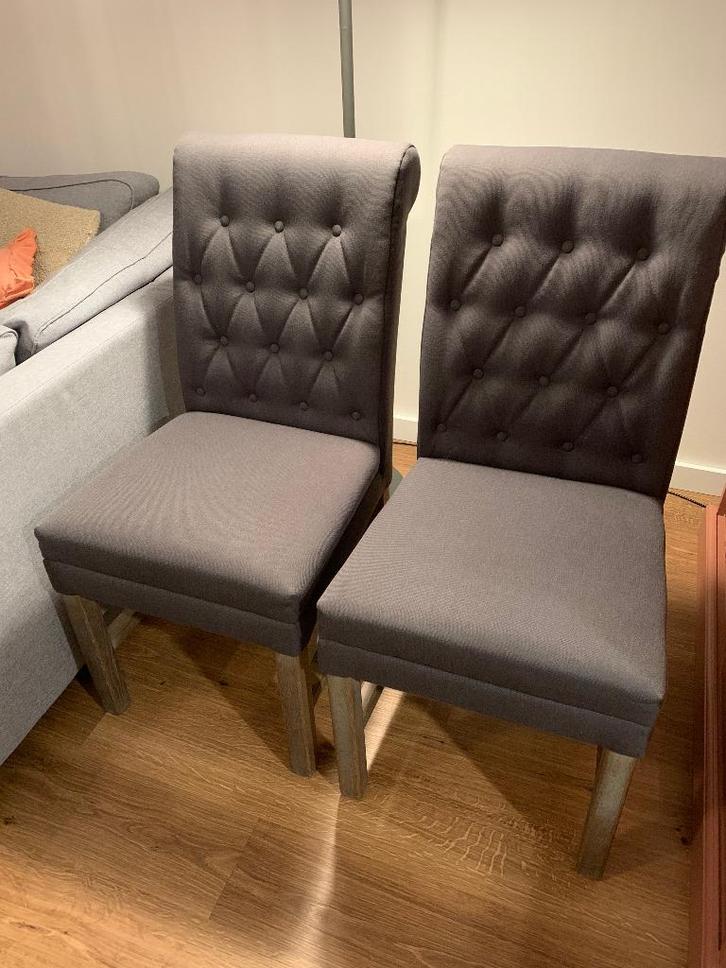 2 eetkamerstoelen, Huis en Inrichting, Stoelen, Gebruikt, Twee, Hout, Stof, Grijs, Ophalen
