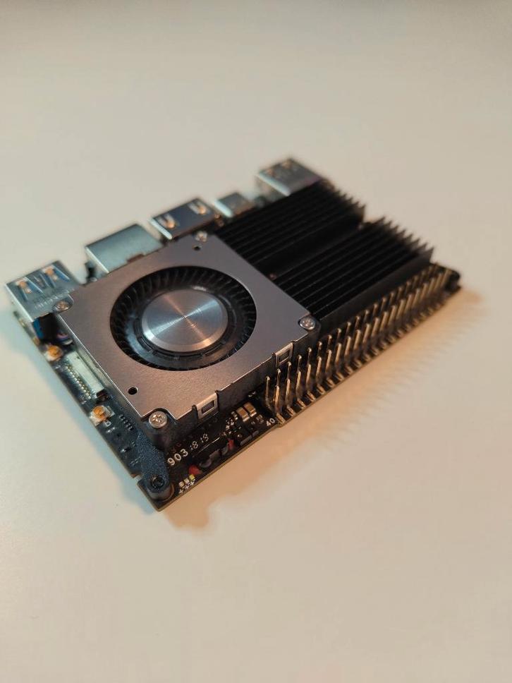 Khadas Edge V Pro, Hobby en Vrije tijd, Elektronica-componenten, Zo goed als nieuw, Ophalen of Verzenden