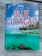 Linda van Rijn - Blue Curaçao - Grote letter uitgave, Linda van Rijn, Ophalen of Verzenden, Zo goed als nieuw, Nederland