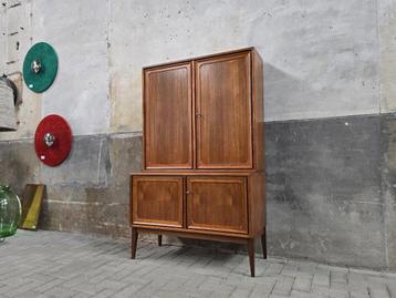 Mid Century Design Sideboard Teak | Vintage Wand Kast Hout beschikbaar voor biedingen