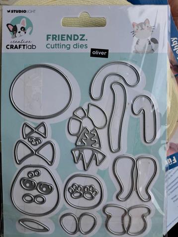 Studio Light Friendz Oliver Snijmallen beschikbaar voor biedingen