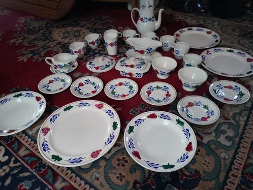 Zeer nette en onbeschadigd 28 delig mooi Boerenbont set., Huis en Inrichting, Keuken | Servies, Zo goed als nieuw, Boerenbont