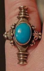 Bijzondere zilveren ring turquoise in heel aparte zetting, Overige kleuren, Ophalen of Verzenden, Zo goed als nieuw, Dame