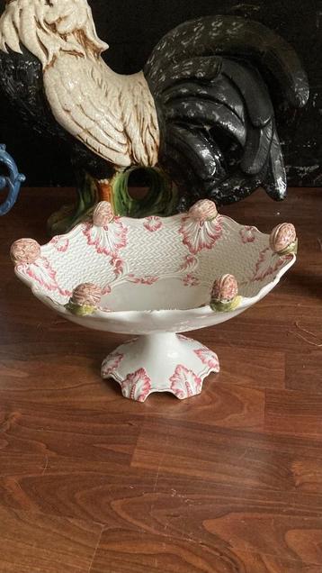 Majolica schaal, begin 20e eeuw beschikbaar voor biedingen