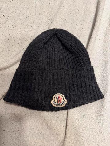Orginele moncler muts ( zwart ) beschikbaar voor biedingen