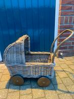 Rieten poppenwagen, Kinderen en Baby's, Speelgoed | Poppen, Ophalen of Verzenden, Zo goed als nieuw, Babypop