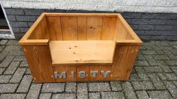 Steigerhouten hondenmand. 90x65x46 beschikbaar voor biedingen