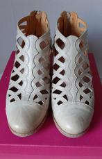 Taupe damesschoen Poccopazza Maat 38,5, Kleding | Dames, Schoenen, Overige kleuren, Poccopazza, Dansschoenen, Ophalen of Verzenden