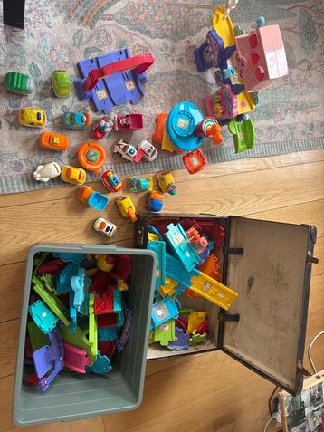 Toet Toet Auto's + Wegen en Mickey Mouse IJssalon beschikbaar voor biedingen