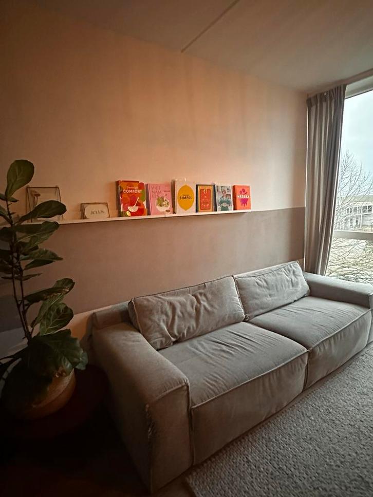 Grijze bank gratis af te halen, Huis en Inrichting, Banken | Bankstellen, Gebruikt, Rechte bank, Driepersoons, 200 tot 250 cm