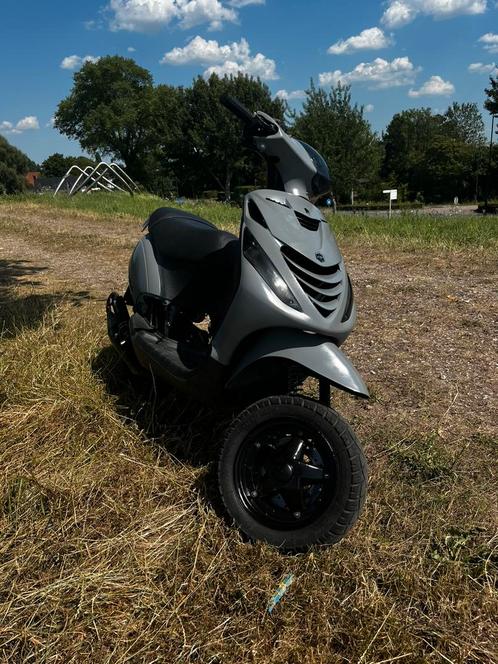 Paiggio zip 70cc, Fietsen en Brommers, Scooters | Piaggio, Zo goed als nieuw, Zip, Tweetakt, Ophalen