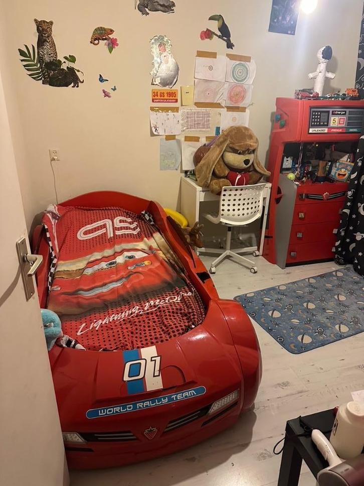 Kinderkamer set, o.a.autobed met licht,ladekast,klerenkast, Kinderen en Baby's, Kinderkamer | Complete kinderkamers, Gebruikt