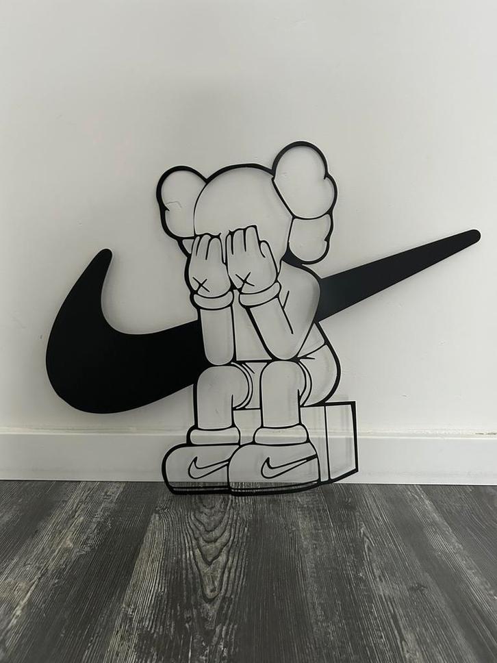 Wall Art Nike en Kaws, Huis en Inrichting, Woonaccessoires | Wanddecoraties, Nieuw, Ophalen