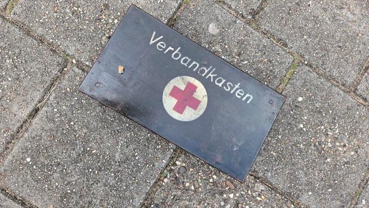 Duitse WO2 verbandkasten, Verzamelen, Militaria | Tweede Wereldoorlog, Kist of Geocache, Duitsland, Ophalen of Verzenden