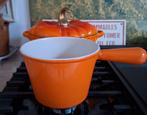 Le creuset vintage fondue/ sauzenpan, oranje, Huis en Inrichting, Keuken | Potten en Pannen, Ophalen of Verzenden, Gebruikt, Gietijzer