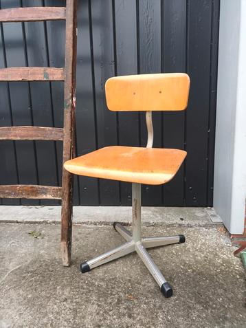 Vintage Marko Schoolkruk beschikbaar voor biedingen