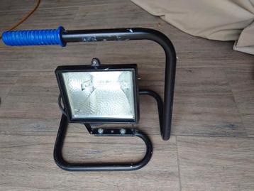 Bouwlamp met handvat beschikbaar voor biedingen