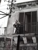 Vrouw op een balkon, Gebruikt, Voor 1940, Verzenden