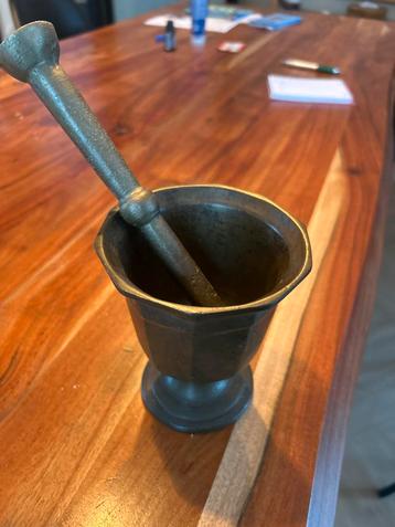 Bronzen Vijzel met Stamper beschikbaar voor biedingen