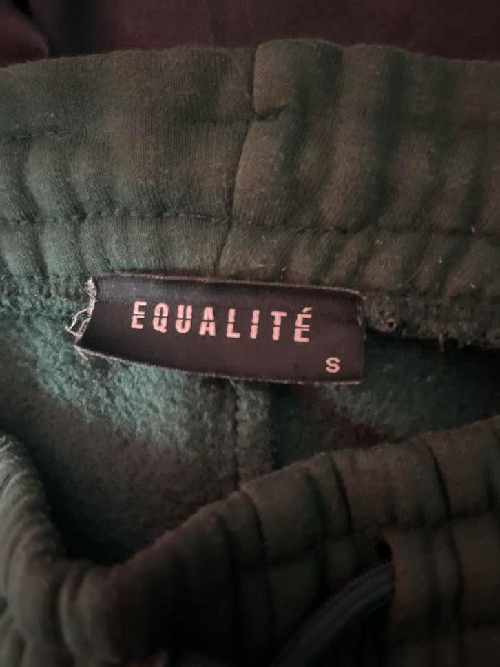 Groene EQUALITÉ Hoodie & Broek - Maat S, Kleding | Heren, Truien en Vesten, Zo goed als nieuw, Maat 46 (S) of kleiner, Groen, Ophalen