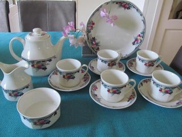 Royal Doulton Autumn,s Glory Theeservies / Servies beschikbaar voor biedingen