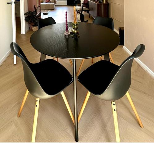 4x Zwarte Eetkamerstoelen, Huis en Inrichting, Stoelen, Gebruikt, Vier, Hout, Kunststof, Metaal, Zwart, Ophalen