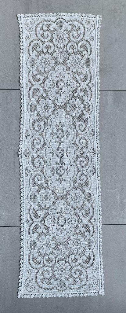 Kanten kleed Tafelloper 125 x 36 cm vintage retro, Huis en Inrichting, Stoffering | Tapijten en Kleden, Gebruikt, Minder dan 50 cm