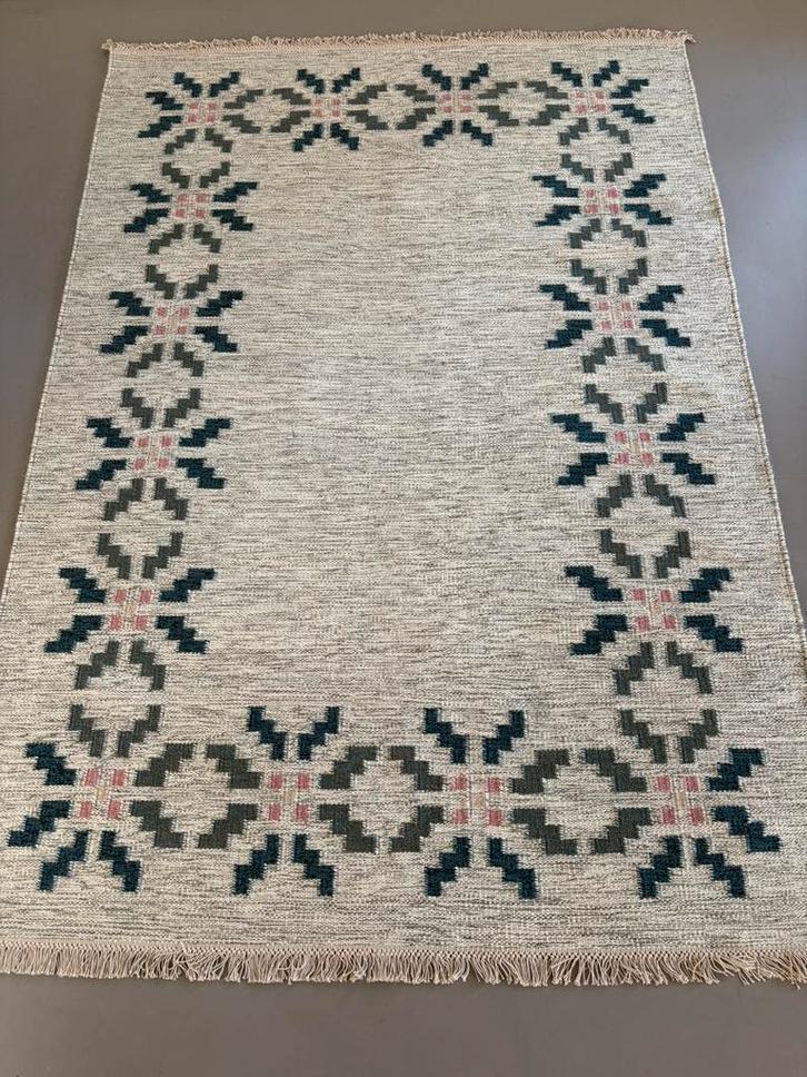 Nieuw handgeweven wollen vloerkleed röllakan Scandinavië, Huis en Inrichting, Stoffering | Tapijten en Kleden, Nieuw, 150 tot 200 cm
