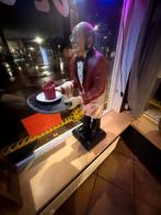 Engelse butler, Ophalen, Zo goed als nieuw