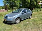 Skoda Fabia 1.2-12V Comfort weinig km, Voorwielaandrijving, 64 pk, Zwart, 1198 cc