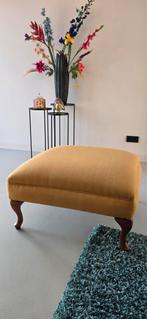 Mooie, opnieuw bekleedde poef - 75x75cm, Ophalen, Klassiek, Vierkant, 75 tot 100 cm