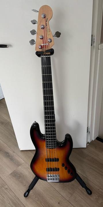 Squier Deluxe Jazz Bass V Actieve 5-snarige bas beschikbaar voor biedingen