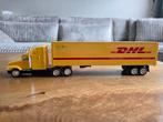 Dhl  vrachtauto met oplegger, Hobby en Vrije tijd, Modelauto's | 1:50, Ophalen of Verzenden, Gebruikt, Bus of Vrachtwagen