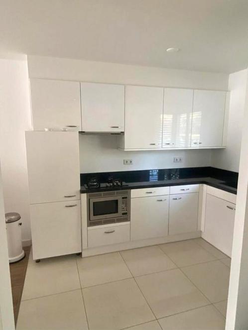 Witte Hoogglans Hoekkeuken met Apparatuur, Huis en Inrichting, Keuken | Complete keukens, Gebruikt, Hoekkeuken, Wit, Graniet of Steen