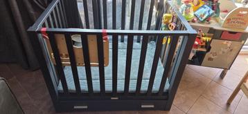 Box met kleed beschikbaar voor biedingen