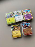 Pokémon Kaart Verzameling - 300 Kaarten waarvan 130 RH/Holo, Ophalen of Verzenden, Zo goed als nieuw, Meerdere kaarten, Foil