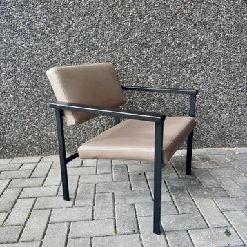 Leren fauteuil Strike van Design 5 (Loods 5) | Gebruikt beschikbaar voor biedingen
