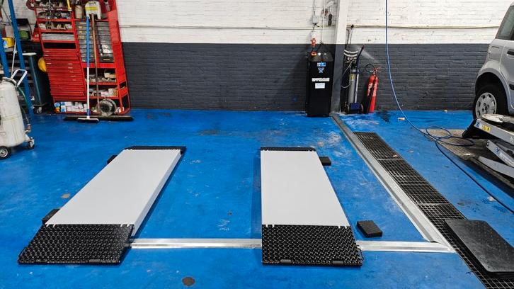 Nieuwe schaarhefbrug hefbrug autobrug EFFEMME 3500Kg 2025, Auto diversen, Overige Auto diversen, Ophalen