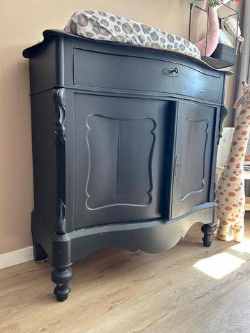 Zwarte Commode b101 x d47 x h98 beschikbaar voor biedingen