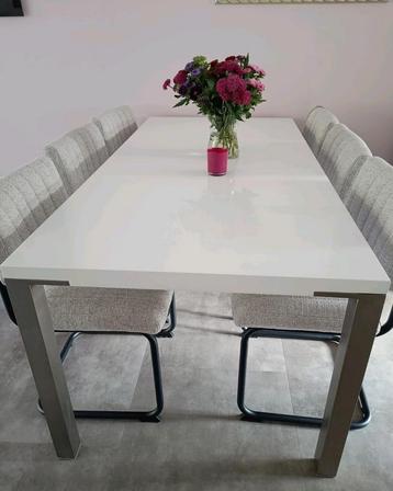 Mooie witte rechthoekige hooglans eettafel  beschikbaar voor biedingen
