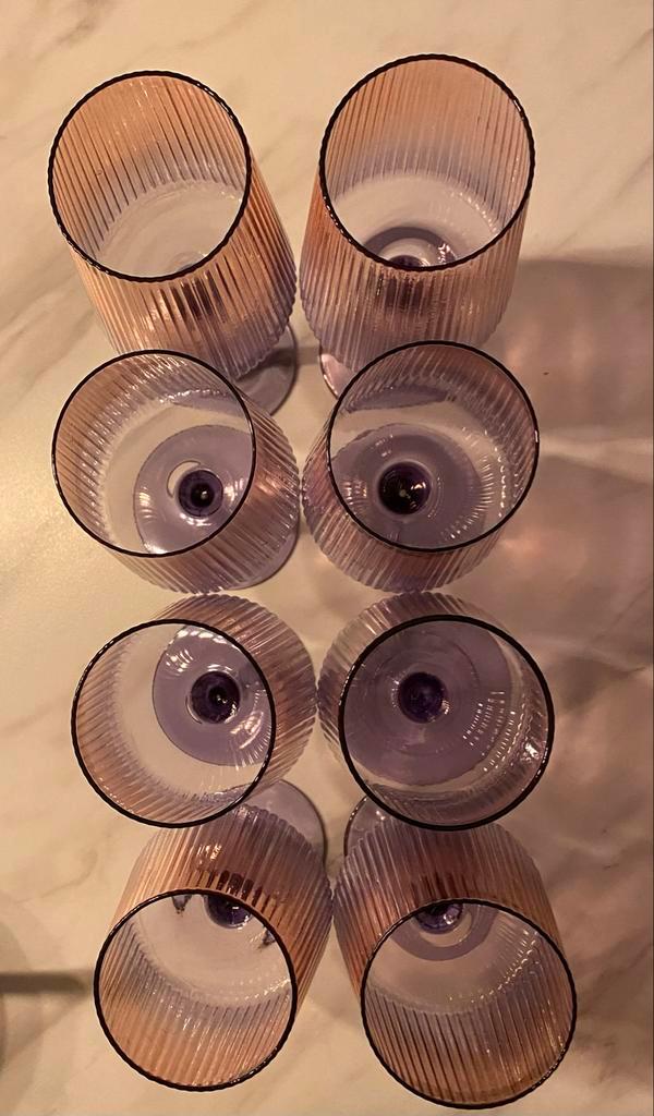 8 Stijlvolle Wijnglazen, Huis en Inrichting, Woonaccessoires | Vazen, Zo goed als nieuw, Overige kleuren, Minder dan 50 cm, Glas