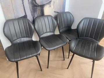 Eetkamerstoelen 4 stuks beschikbaar voor biedingen