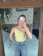 A-symmetrische top, Kleding | Dames, Tops, Geel, Ophalen of Verzenden, Zo goed als nieuw, Zonder mouw