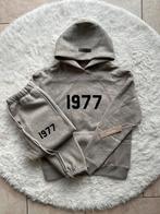 Grey essentials 1977 trainingspak, Kleding | Heren, Verzenden, Nieuw, Maat 46 (S) of kleiner