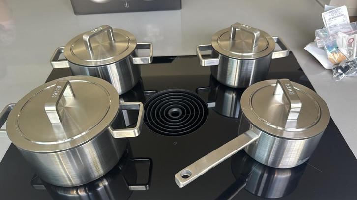 Pannenset nieuw in doos!, Huis en Inrichting, Keuken | Potten en Pannen, Nieuw, Pannenset, Rvs, Inductieplaat, Keramische plaat