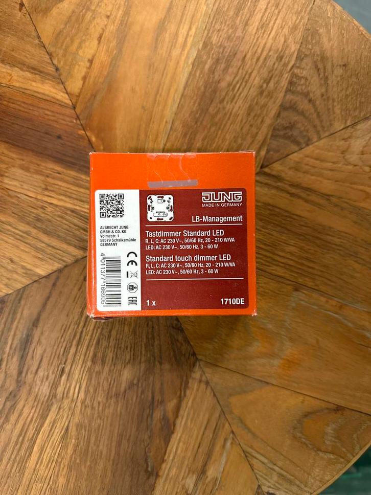 Jung LED Dimmer - Nieuw in doos, Doe-het-zelf en Verbouw, Elektra en Kabels, Nieuw, Schakelaar, Ophalen of Verzenden