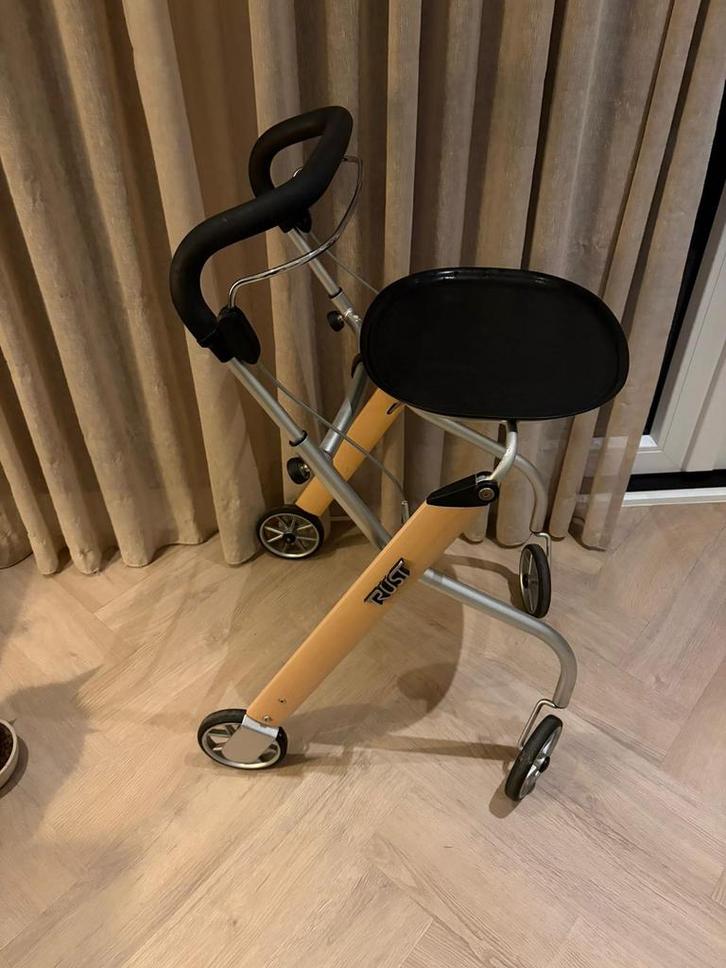 Trust rollator, Diversen, Rollators, Lichtgewicht, Ophalen